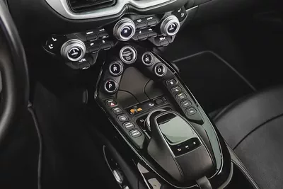 AED 6,378 / 60 months | 0% DP | 2019 Aston Martin Vantage V8 / Full Aston Martin Service History-9