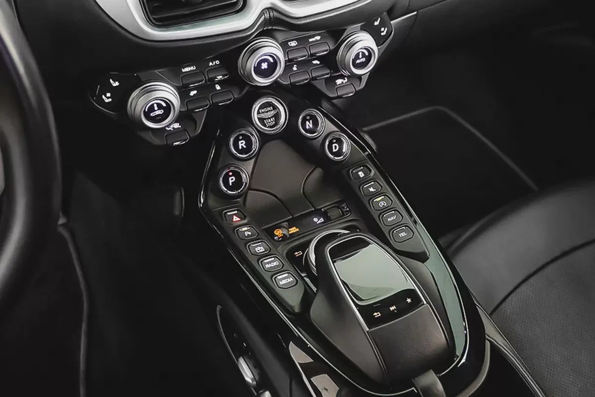 AED 6,378 / 60 months | 0% DP | 2019 Aston Martin Vantage V8 / Full Aston Martin Service History-9-9