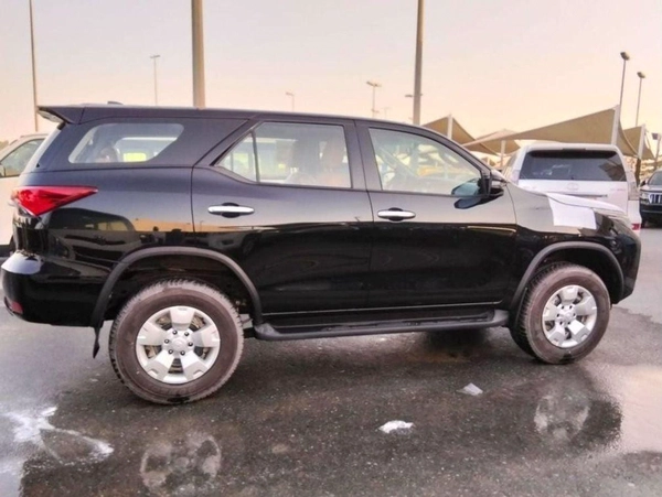 Toyota Fortuner GX2 FORTUNER 2.4L 4WD DIESEL MED OPTION 2024