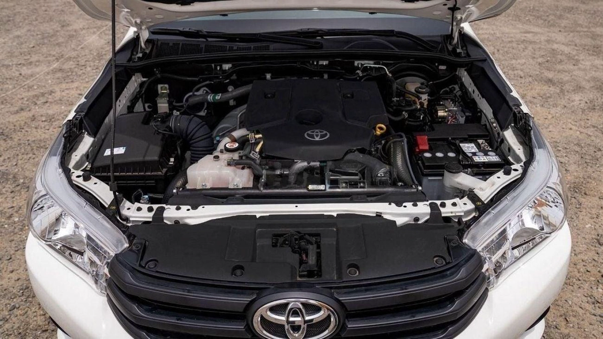 Toyota Hilux GL HILUX 2.4L MT P.WINDO DEFLOCL DIESEL 2024-12-0