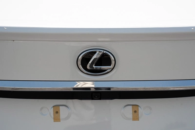 Lexus ES-Series 300 h-1