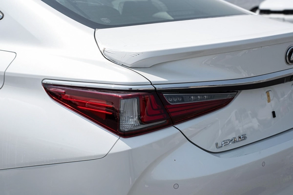 Lexus ES-Series 300 h