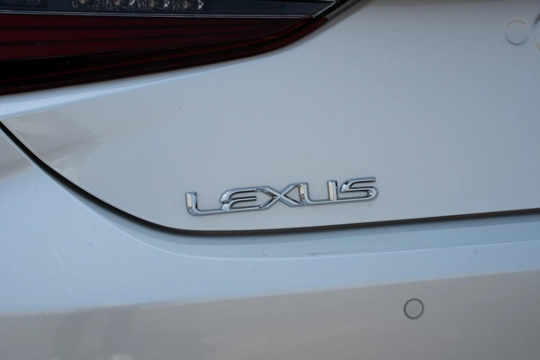 Lexus ES-Series 300 h
