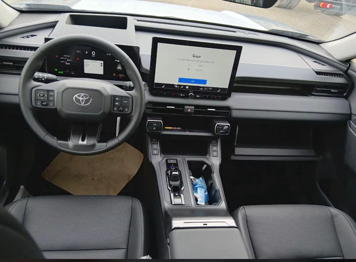 TOYOTA RAV4 LIMITED 2.5L HYBRID 2026-3-3