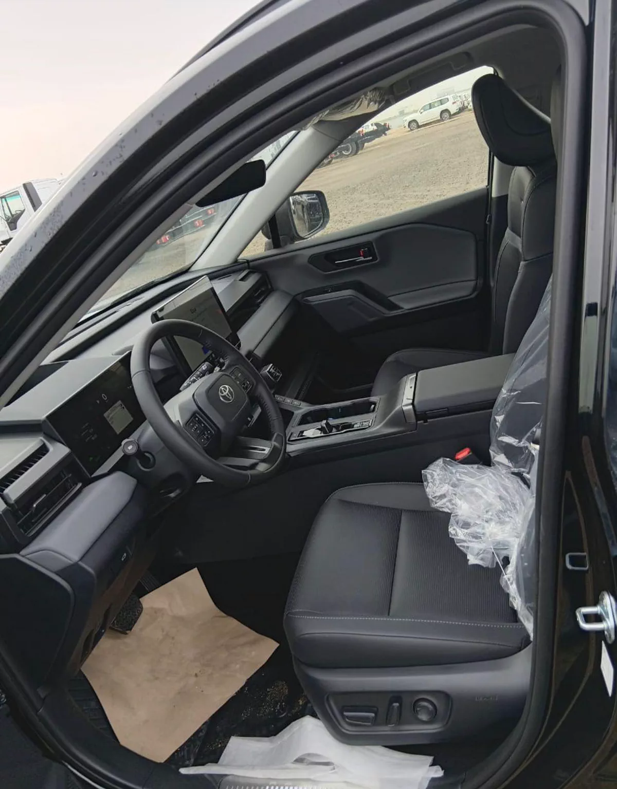 TOYOTA RAV4 LIMITED 2.5L HYBRID 2026-8-8