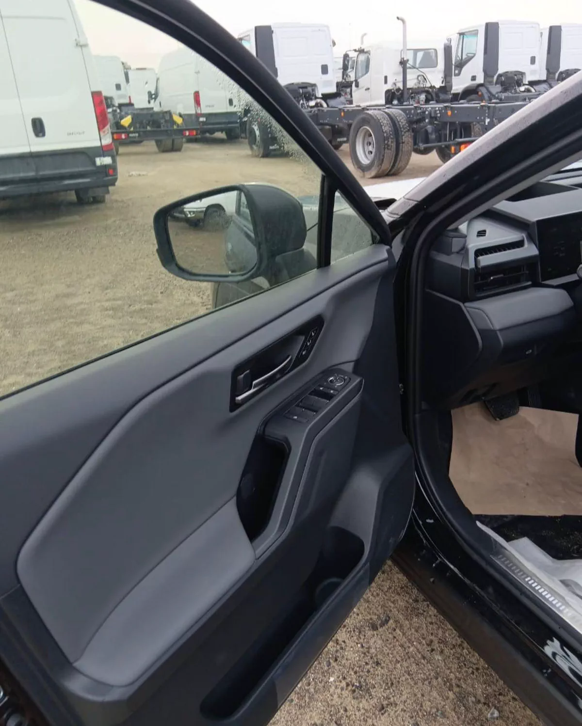 TOYOTA RAV4 LIMITED 2.5L HYBRID 2026-9-9