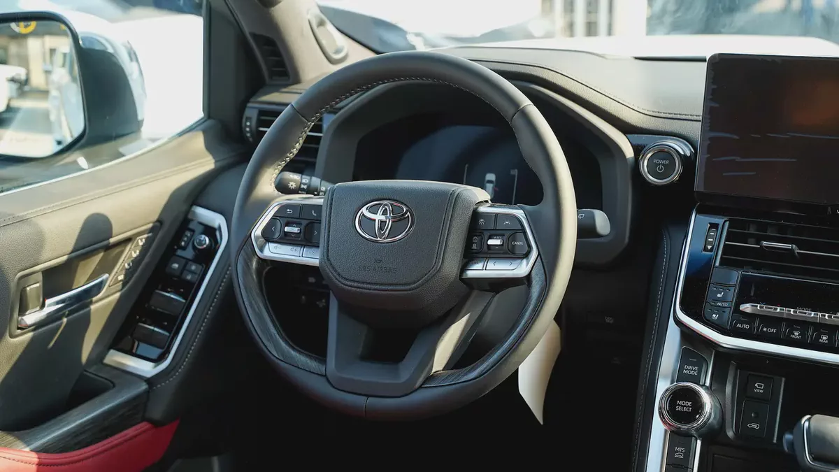 2026 / Toyota Land Cruiser VXR 3.5L HYBRID GCC Specs-15-15