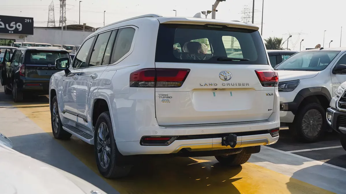 2026 / Toyota Land Cruiser VXR 3.5L HYBRID GCC Specs-6-6