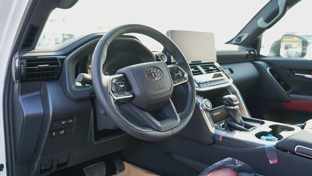 2026 / Toyota Land Cruiser VXR 3.5L HYBRID GCC Specs-8-8