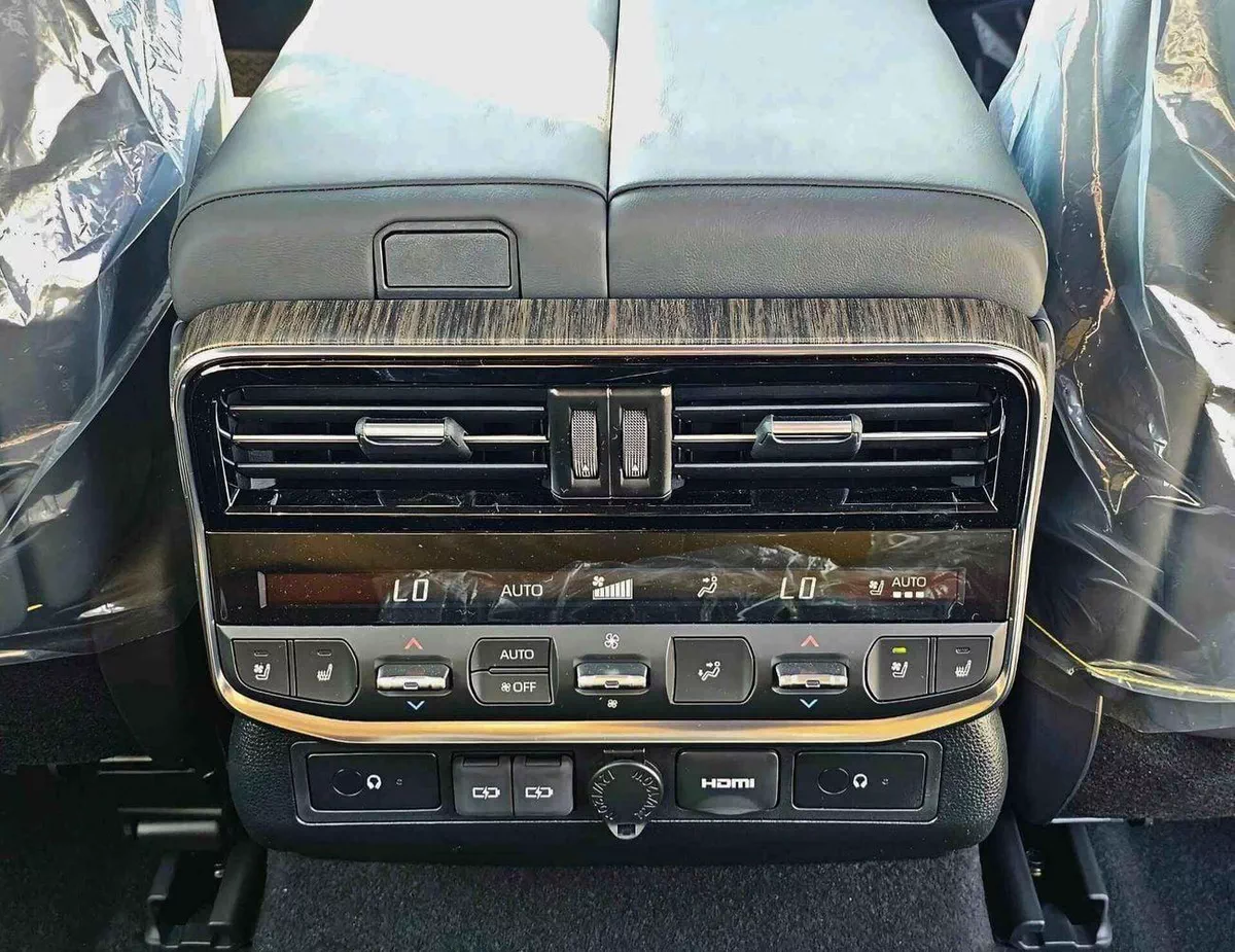 Toyota Land Cruiser VXR 3.3L Diesel Top Variant With RADAR | HUD | BIG DVD | JBL | GCC Specs (CODE # VXR-Z)-10-0