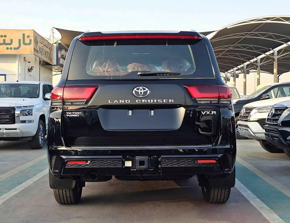 Toyota Land Cruiser VXR 3.3L Diesel Top Variant With RADAR | HUD | BIG DVD | JBL | GCC Specs (CODE # VXR-Z)-1-0