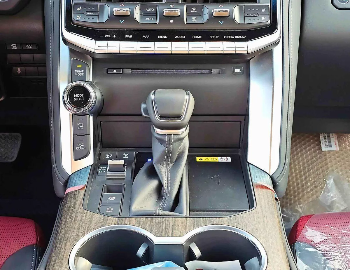 Toyota Land Cruiser VXR 3.3L Diesel Top Variant With RADAR | HUD | BIG DVD | JBL | GCC Specs (CODE # VXR-Z)-8-0