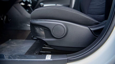 Kia Picanto 1.2P AT MY2023 – WHITE-15