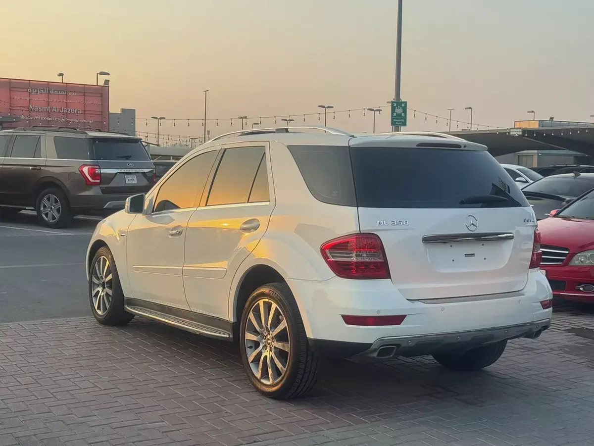 مرسيدس ML350 مواصفات خليجية 2011 بحالة جيدة-4-4
