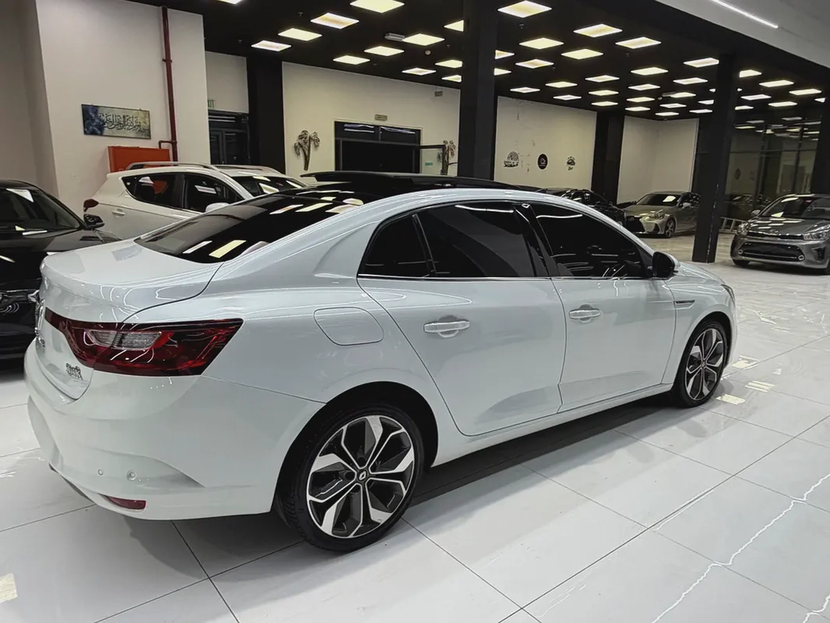 Renault Megane LE Plus 2019 GCC Specs Full service history-3-3