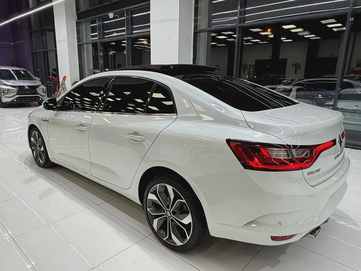 Renault Megane LE Plus 2019 GCC Specs Full service history-4-4