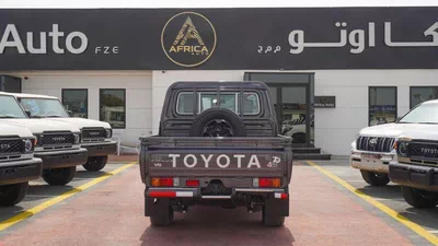 Toyota Land Cruiser Pick Up  4.0L V6 Double Cabin A/T-14