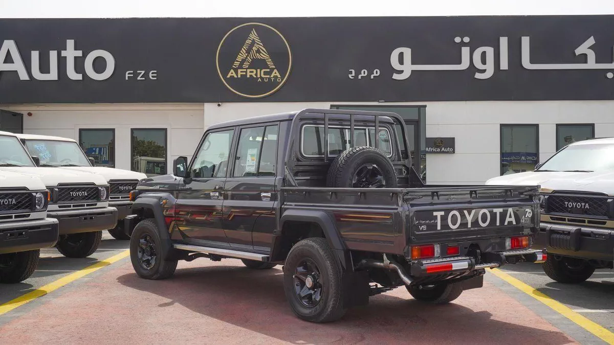 Toyota Land Cruiser Pick Up  4.0L V6 Double Cabin A/T-13-0