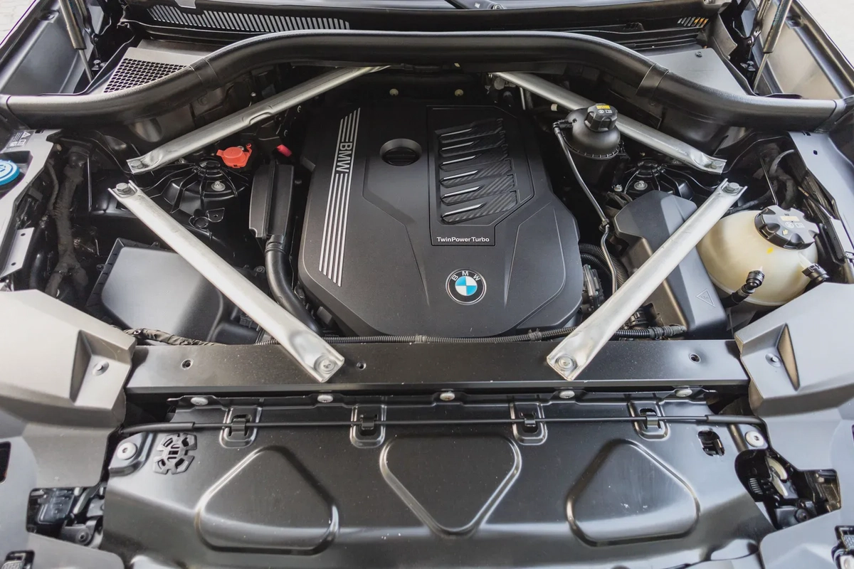 BMW X6 40 2023-11-11