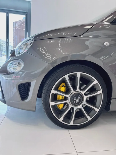 Abarth 695 Tourismo Hatchback 1.4L-3
