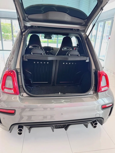 Abarth 695 Tourismo Hatchback 1.4L-5