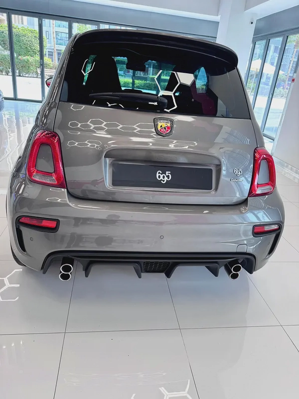 Abarth 695 Tourismo Hatchback 1.4L