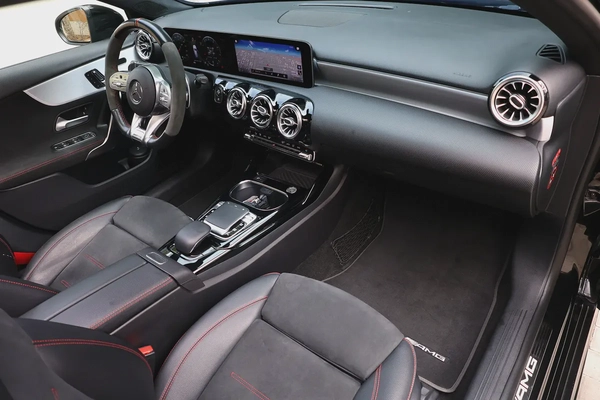A35 AMG - GCC SPECS - UNDER WARRANTY - FULL SERVICE HISTORY - ACCIDENT FREE - EXCELENT CONDITION -
