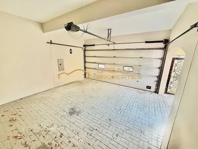 Spacious || 5 Bedroom Villa || Back Yard || Al Garhoud ||-1