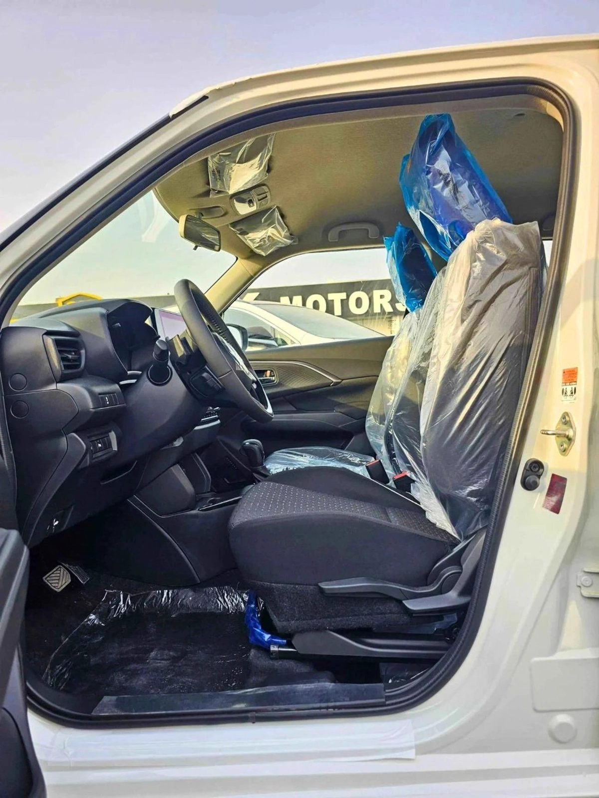 Suzuki Swift GLX / 1.2L PETROL A/T / PUSH START / REAR PARKING SENSOR / REAR CAMERA (CODE # GLX)-11-11