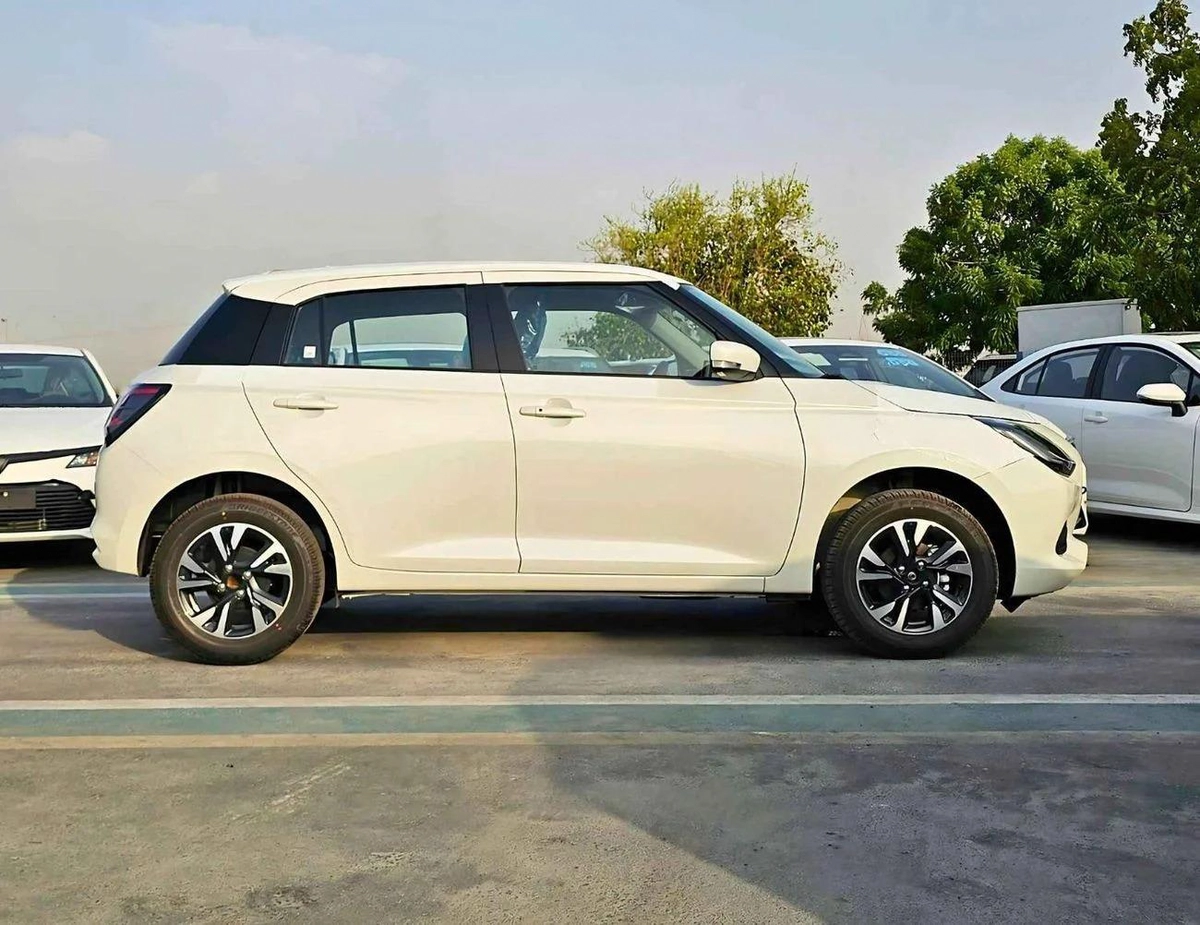 Suzuki Swift GLX / 1.2L PETROL A/T / PUSH START / REAR PARKING SENSOR / REAR CAMERA (CODE # GLX)-3-3