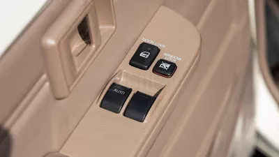 Toyota Land Cruiser 70 LC 78 HARDTOP 4.0L MT-12