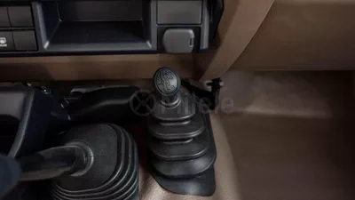 Toyota Land Cruiser 70 LC 78 HARDTOP 4.0L MT-23