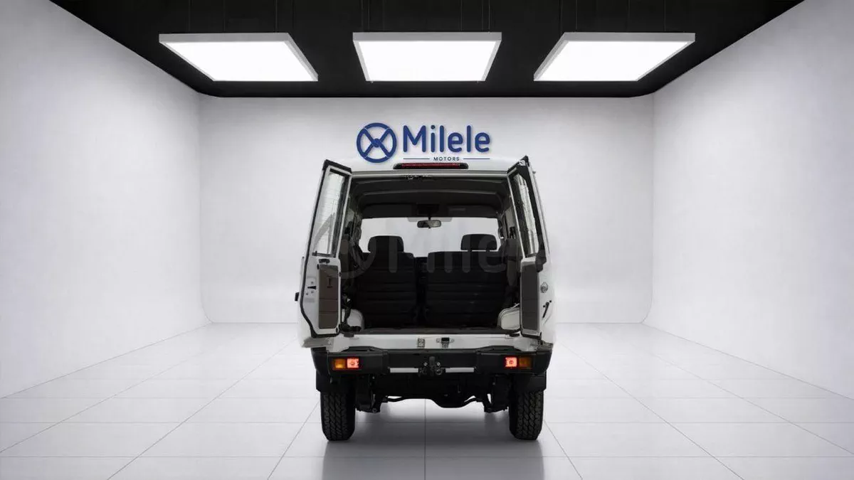 Toyota Land Cruiser 70 LC 78 HARDTOP 4.0L MT-9-0