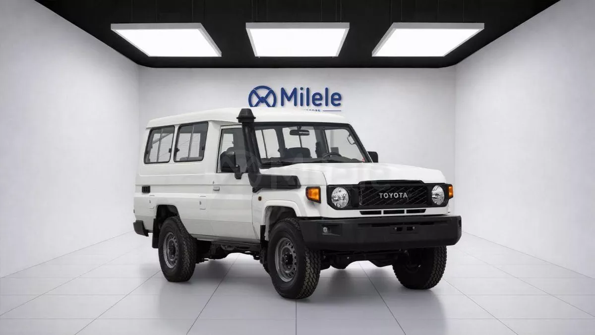 Toyota Land Cruiser 70 LC 78 HARDTOP 4.0L MT