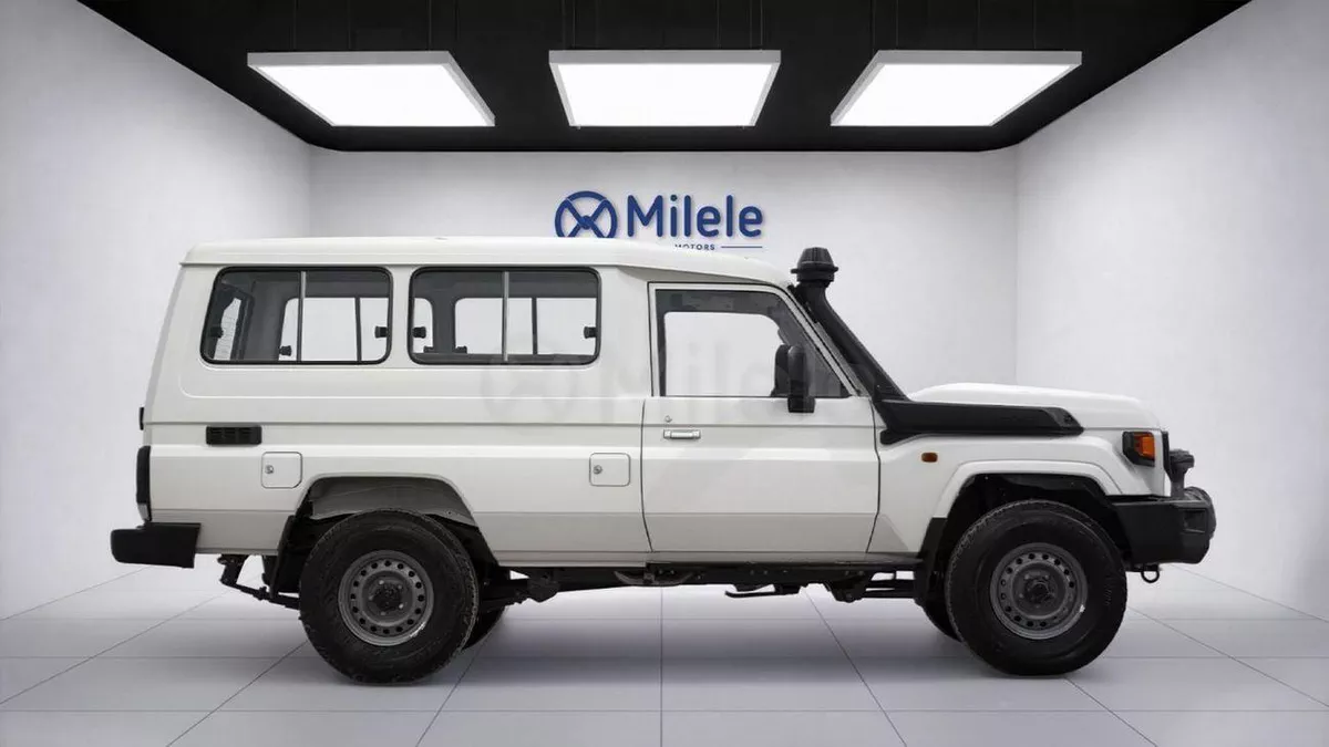Toyota Land Cruiser 70 LC 78 HARDTOP 4.0L MT-4-0