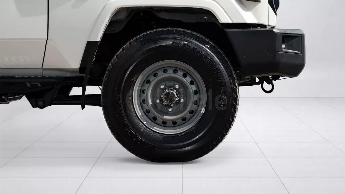 Toyota Land Cruiser 70 LC 78 HARDTOP 4.0L MT-5-0