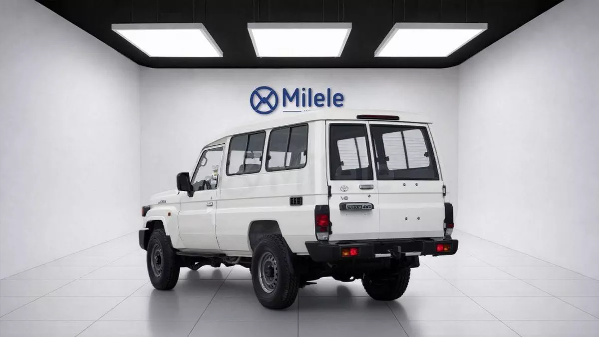Toyota Land Cruiser 70 LC 78 HARDTOP 4.0L MT-6-0