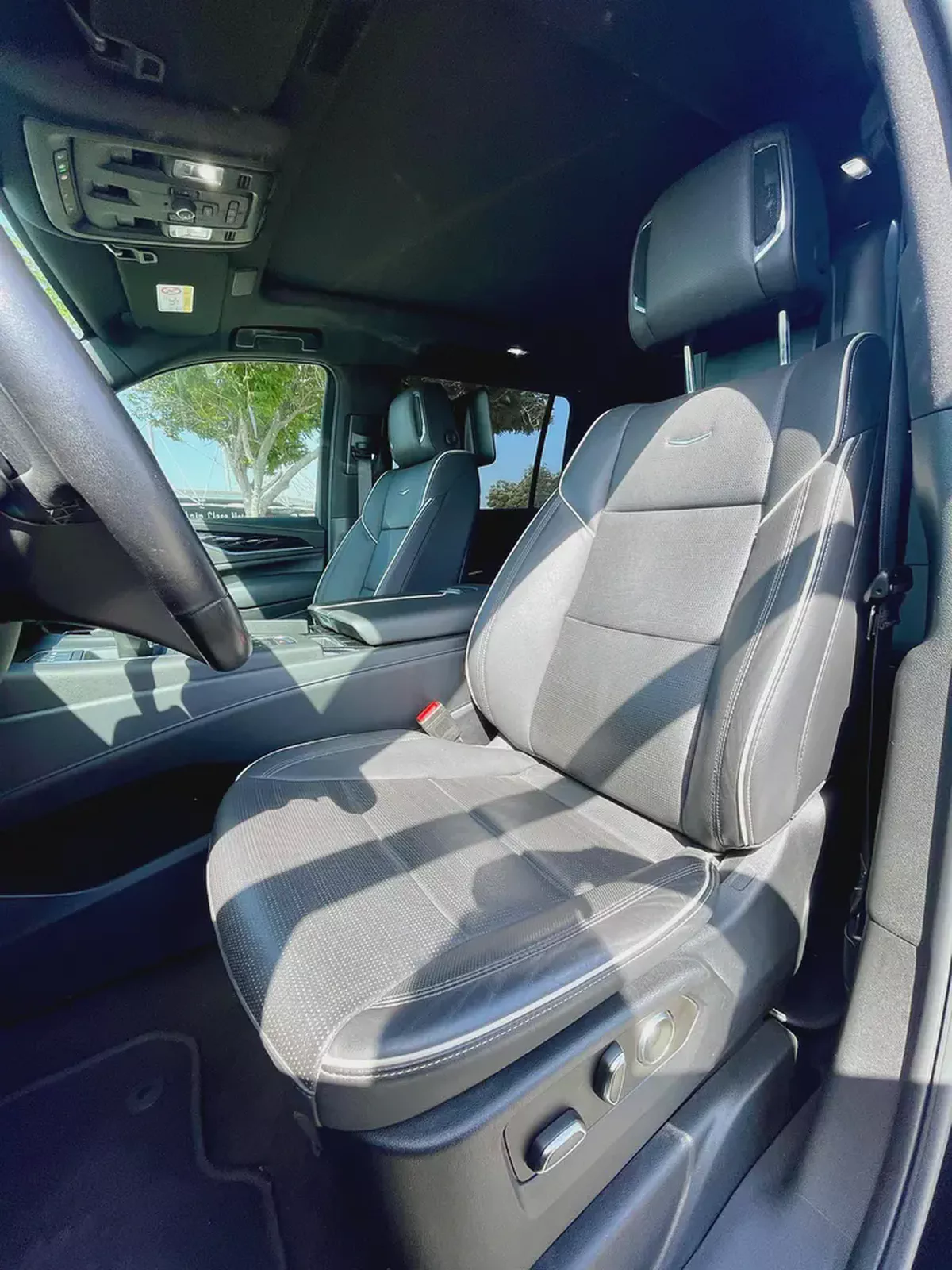 2023 Cadillac Escalade ESV Premium Luxury | GCC Specs | Low Mileage-13-13