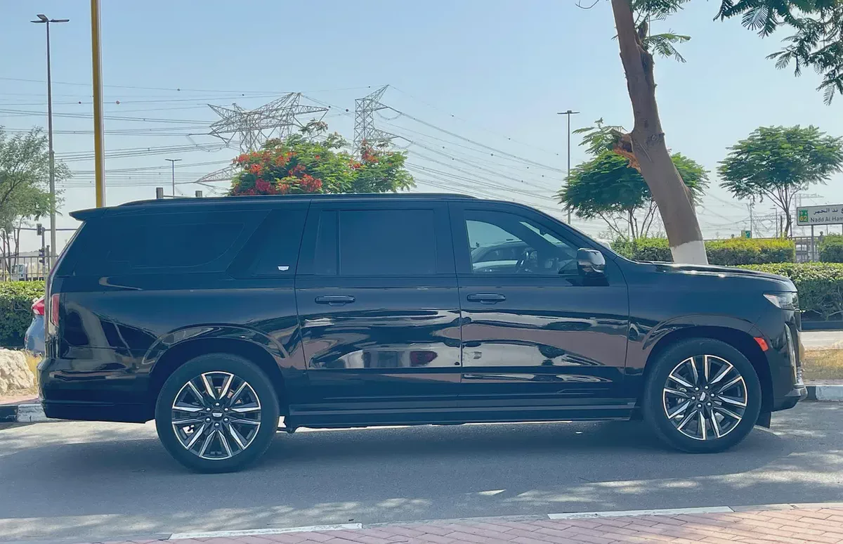 2023 Cadillac Escalade ESV Premium Luxury | GCC Specs | Low Mileage-6-6