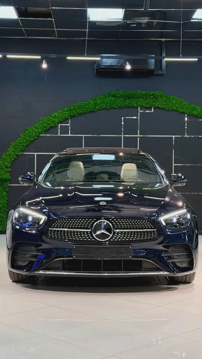 Mercedes-Benz E 300 2023 GCC Specs - Like New!-3