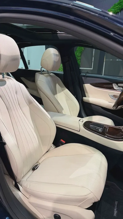Mercedes-Benz E 300 2023 GCC Specs - Like New!-10