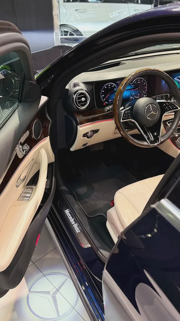 Mercedes-Benz E 300 2023 GCC Specs - Like New!