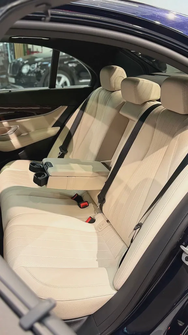 Mercedes-Benz E 300 2023 GCC Specs - Like New!