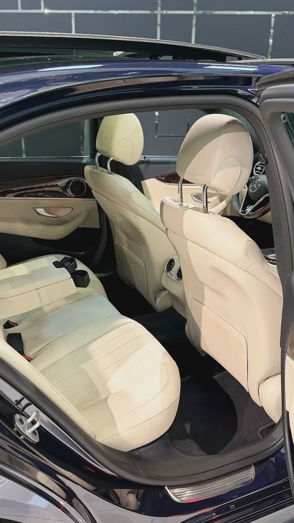 Mercedes-Benz E 300 2023 GCC Specs - Like New!