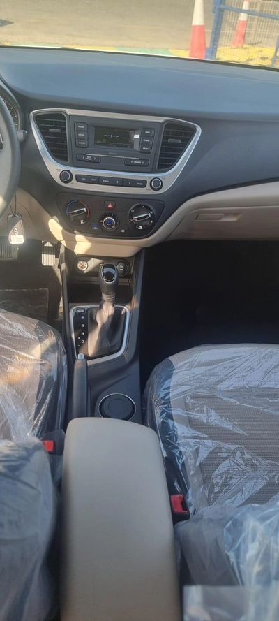 Hyundai Accent White 2023 – Automatic Sedan-11