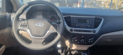 Hyundai Accent White 2023 – Automatic Sedan-5