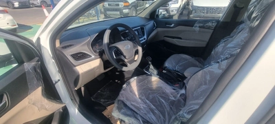 Hyundai Accent White 2023 – Automatic Sedan-3