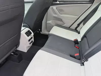 Volkswagen Tiguan Elegance-14