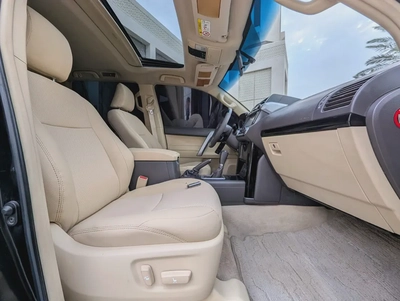 TOYOTA PRADO 2015 FULL OPTION GCC V6 4.0L IN EXCELLENT CONDITION-3