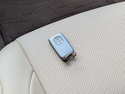 TOYOTA PRADO 2015 FULL OPTION GCC V6 4.0L IN EXCELLENT CONDITION-8